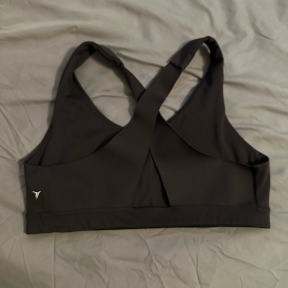 Old Navy - Medium Support PowerSoft Cross-Back Cutout Sports Bra - L - Picture 5 of 7